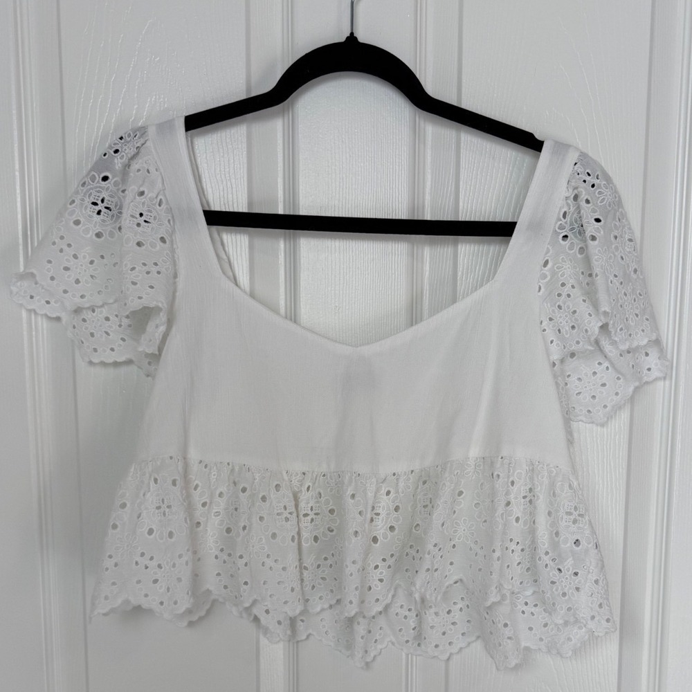 American Eagle White Eyelet Crop Top Smocked Back Flutter Sleeve Womens Medium